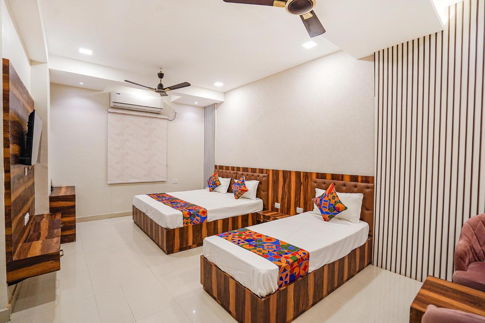 Fabhotel Ts Inn Faithfulganj Bagian luar foto