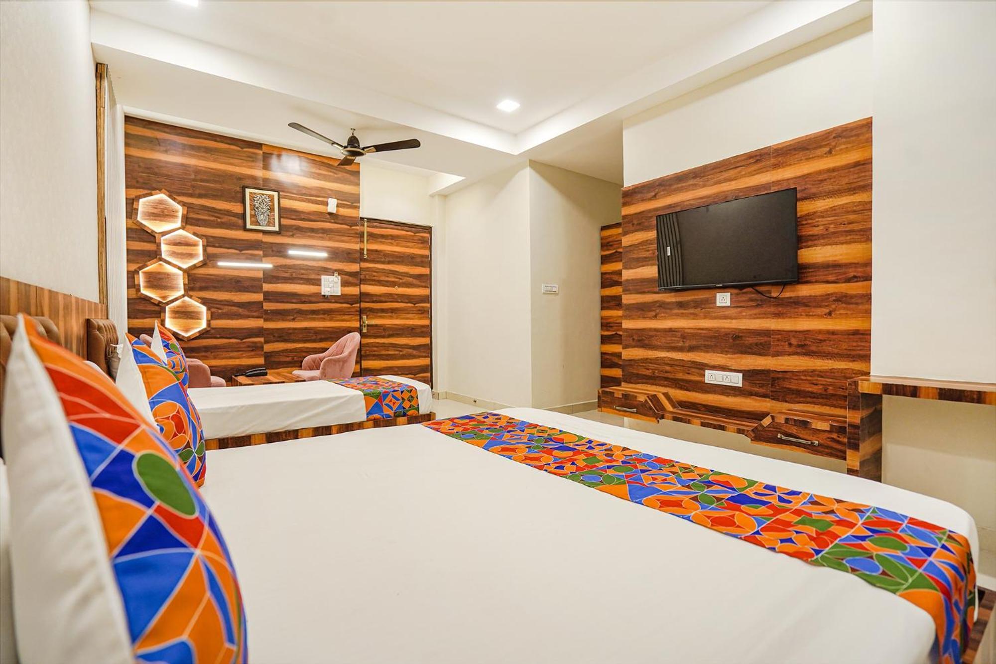 Fabhotel Ts Inn Faithfulganj Bagian luar foto