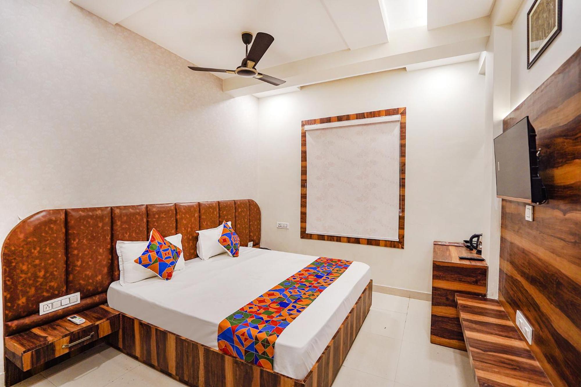 Fabhotel Ts Inn Faithfulganj Bagian luar foto